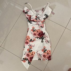 Crave Fame floral dress size xxs. Never worn
